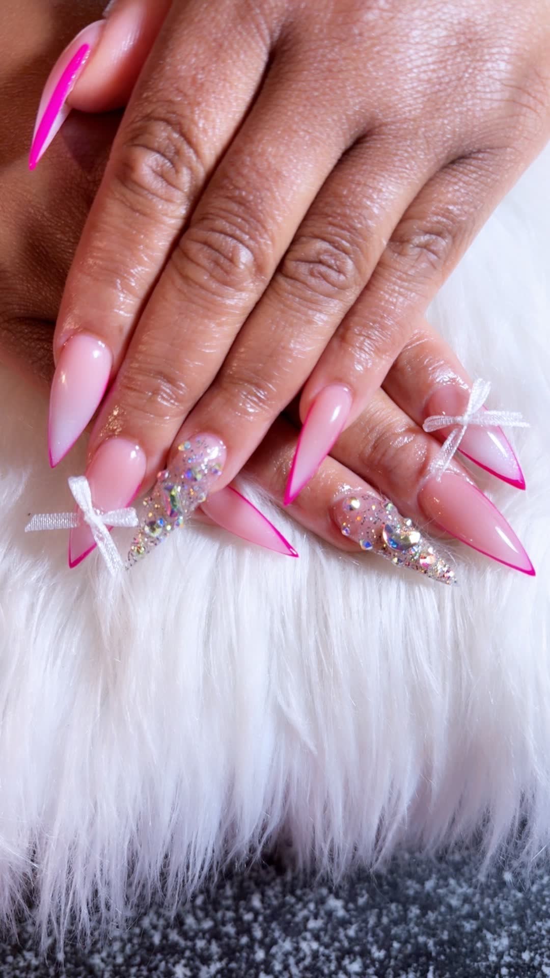 Pink stiletto set with glitter and bows